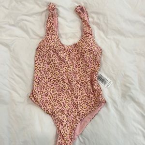 Dippin Daisy’s Pink Leopard Print Bathing Suit Size Small NWT